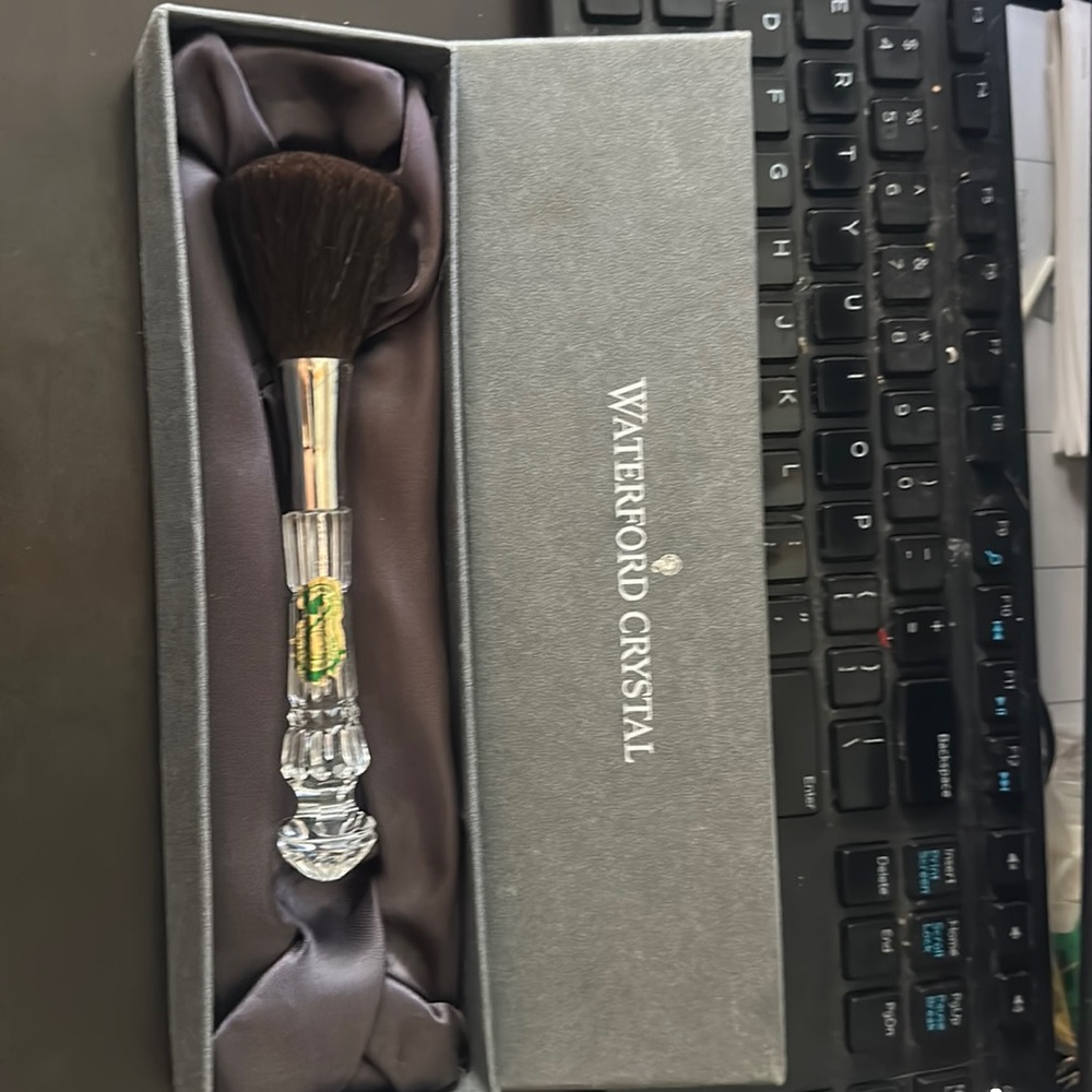 Powder brush